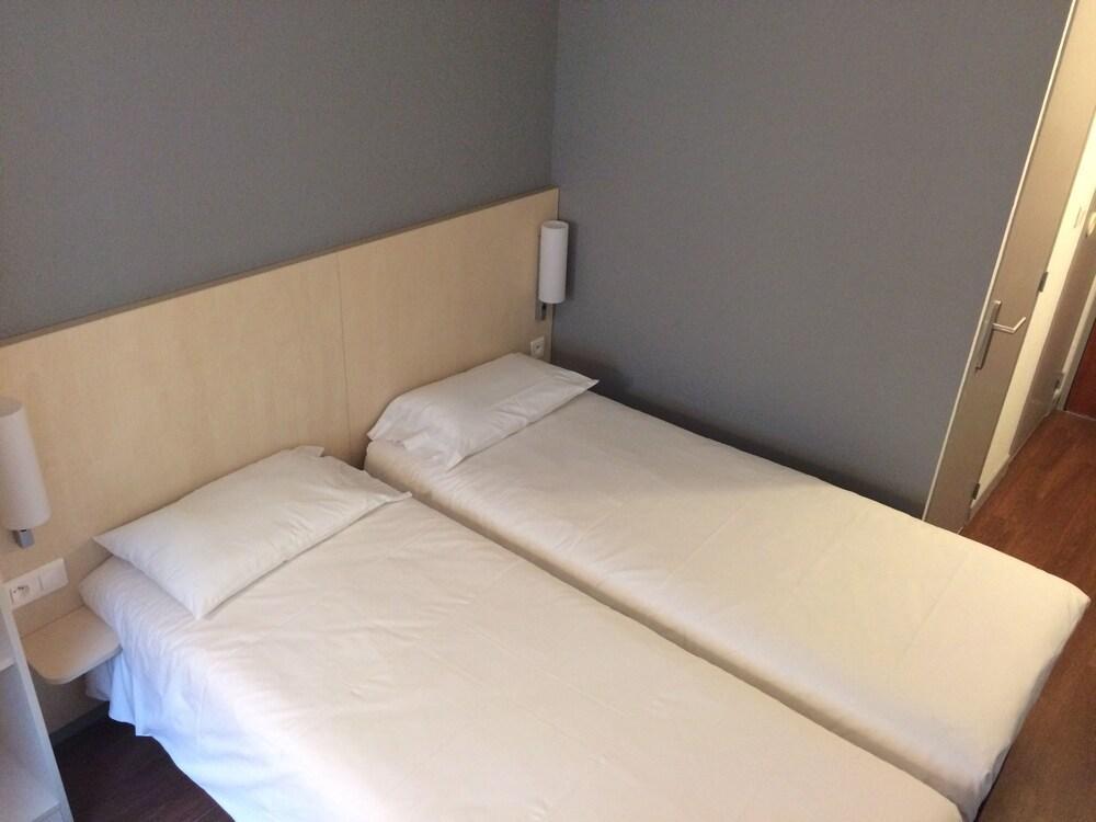 Ibis Budget Cannes Centre Ville Exterior foto